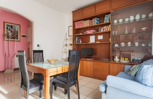 Bolognina Apartment | Spacious and cozy Apartment-5th floor with elevator. With private parking space