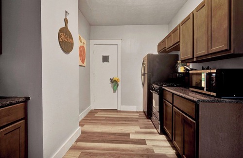 Rochester House | Spacious and cozy home 1 min walk to Kodak Ctr 2bd