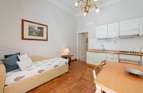 Repubblica Apartment | Spacious and Elegant 2Bed flat with private terrace in Monti