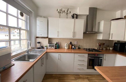 Knightsbridge and Belgravia Apartment | Spacious and light, 2 bedroom flat in Connaught Village