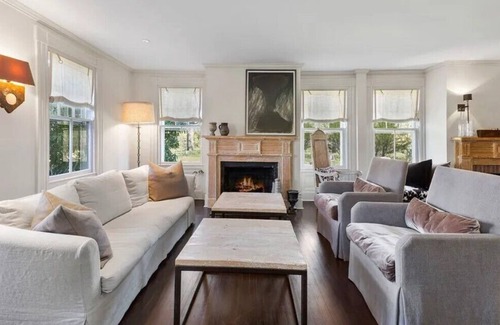 East Hampton North Villa | Spacious and Luxurious Home - Pool - Hot Tub