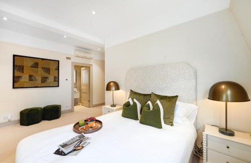 Royal Borough of Kensington and Chelsea Apartment | Spacious and Modern 4 beds home in Kensington
