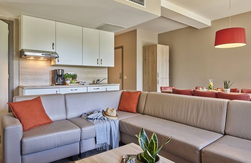 Westende Apartment | Spacious and modern apartment