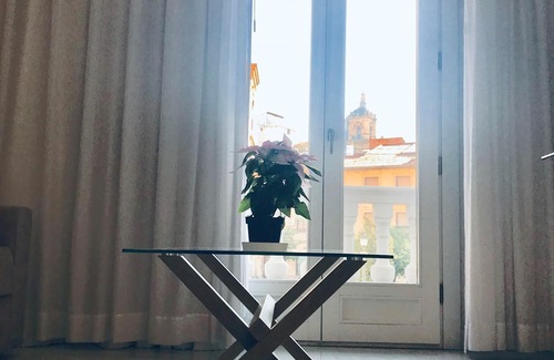 Centro - Sagrario Apartment | Spacious and modern Apartment with free parking in the heart of Granada 5