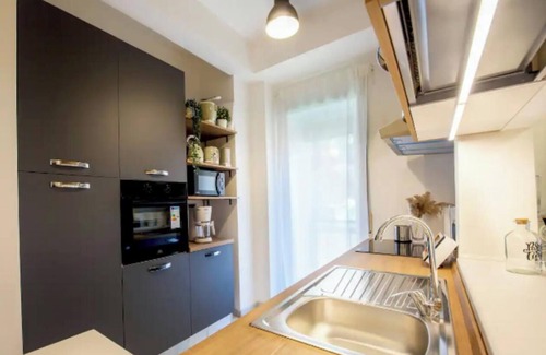 Quartiere XI Portuense Apartment | Spacious and Modern Apartment in the Heart of Romen