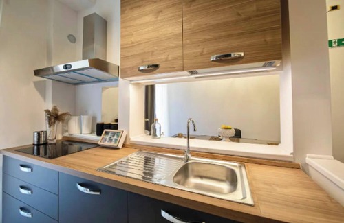 Quartiere XI Portuense Apartment | Spacious and Modern Apartment in the Heart of Romen