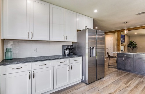 Pensacola House | Spacious and Modern, Close to NAS , Room for Everyone