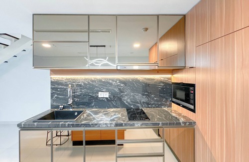 Surabaya Apartment | Spacious and Modern Studio SOHO Apartment at VieLoft SOHO and SKY Residence