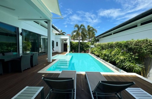 Rawai Villa | Spacious and Peaceful 2 Bedrooms Pool Villa in Rawai