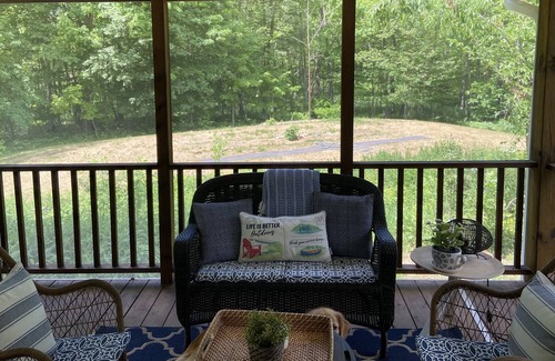 Aitkin House | Spacious and Serene Lakeside Home Sleeps 10