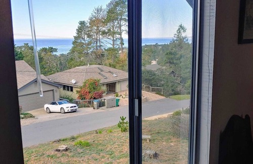 Cambria House | Spacious and serene ocean view A-frame house