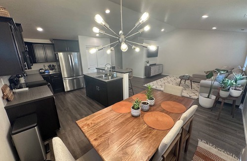 Kuna House | Spacious and stylish 3-bed 2-bath home with everything you need and more!