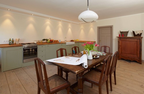 Muritz Apartment | Spacious and stylish in the monument to the Müritz, near the lake and golf course
