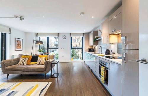 Haggerston Apartment | Spacious and Trendy Shoreditch Flat