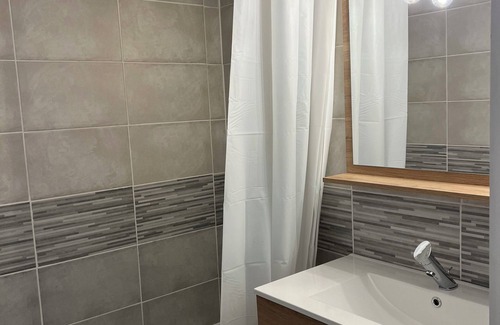 Pla d'Adet Apartment | Spacious apartment with balcony, shuttle bus at the foot of the building - Ideal for 6 people.