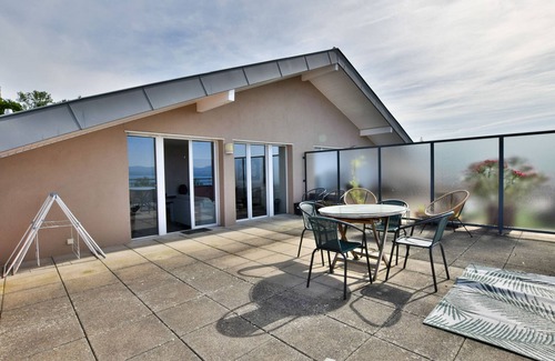 Evian-les-Bains Apartment | Spacious apartment with terrace, pets allowed and parking