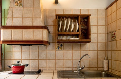 Realejo Alto Apartment | Spacious apartment in rustic 17th-century Canarian house - with pool
