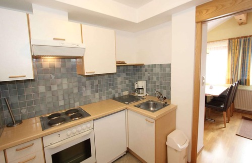 Huben House | Spacious Apartment in Längenfeld with Sauna