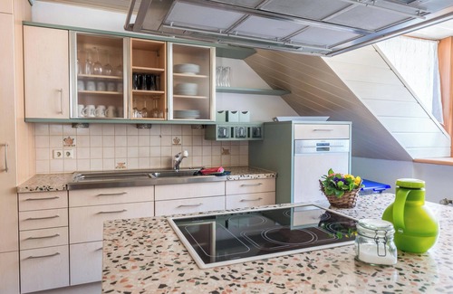 Hohenfels Apartment | Spacious Apartment “Ferienwohnung Maria” in Rural Area with Wi-Fi