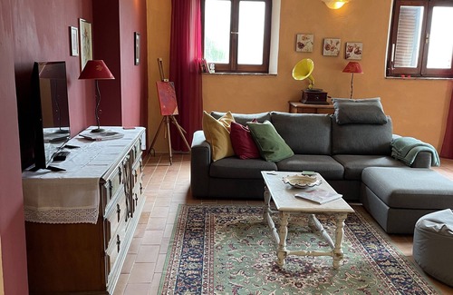 Citta della Pieve Apartment | Spacious apartment fully furnished within a Tuscan Style farmhouse