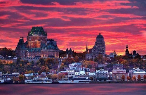 Desjardins Apartment | Spacious apartment in a great location