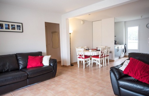 Foulquines Apartment | Spacious apartment in a pleasant location