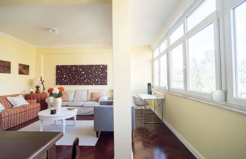 Belem Apartment | Spacious apartment in Belém. Family sized retreat, walking distance to monuments