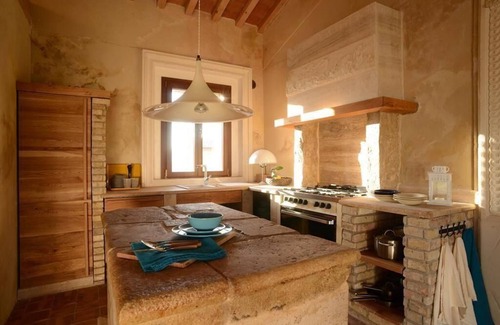 Saline di Volterra Apartment | Spacious Apartment in Volterra with Private Parking and Mountain View