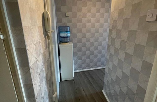 Loxford House | Spacious Apartment in London with Great Transport Links