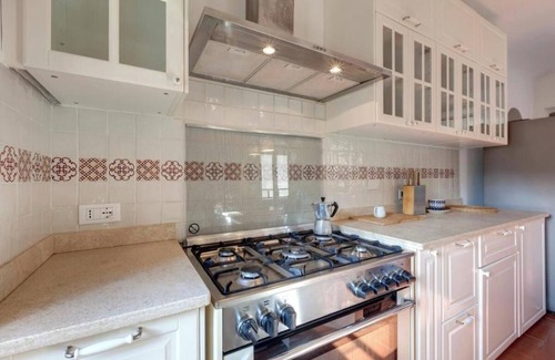 Santa Maria Novella Apartment | Spacious Apartment in the Heart of Florence – Sleeps 11