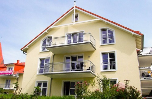Alt Gaarz Apartment | Spacious apartment - large corner balcony, garage, pool use