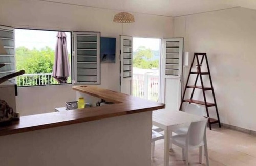 La Trinite Apartment | Spacious apartment near the sea (Garden level)