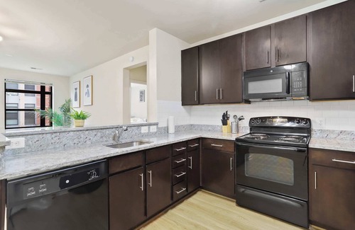Arlington Apartment | Spacious Apartment near DC W Gym