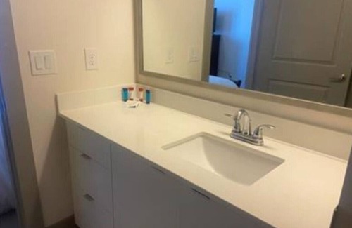 The Galleria Apartment | Spacious apartment near Galleria