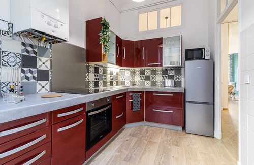 Quartier du Port Apartment | Spacious apartment - Port District - 6 people