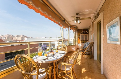 Santa Pola Apartment | Spacious apartment with swimming pool and 2 parking spaces FOR SEASONALS