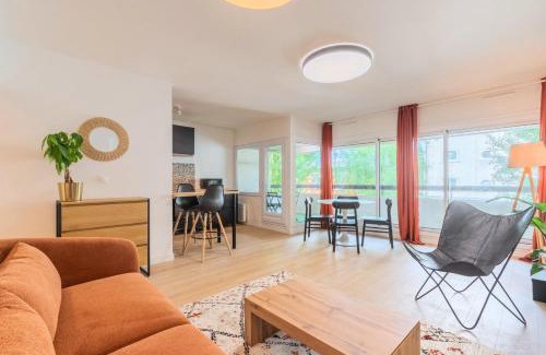 La Madeleine Apartment | Spacious apartment with balcony and parking