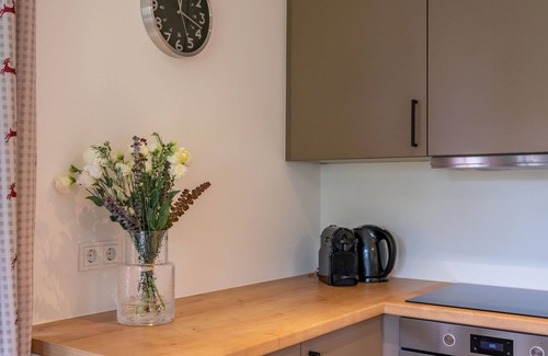 Saalfelden am Steinernen Meer Apartment | Spacious apartment with wide views and terrace