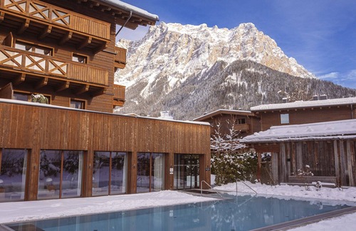 Ehrwald Apartment | Spacious apartment with swimming pool