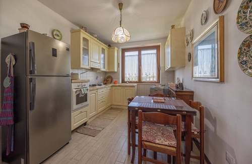 Castiglione del Lago Apartment | Spacious apartment with all amenities within walking distance of Castiglione del Lago.