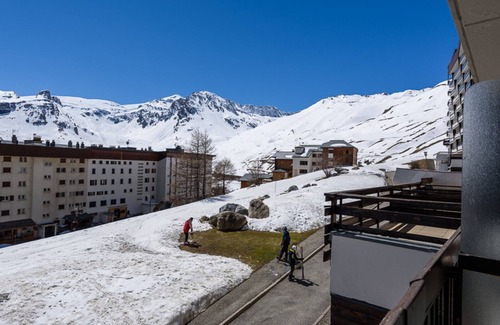 Tignes le Lac Apartment | Spacious Apartment with Balcony · Close to Slopes & Amenities · Sleeps 8 · Free WiFi