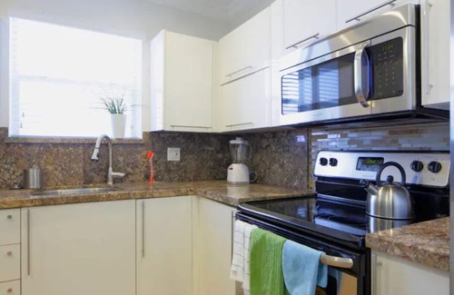 Hollywood South Central Beach Apartment | Spacious apt across from the beach in Hollywood Miami