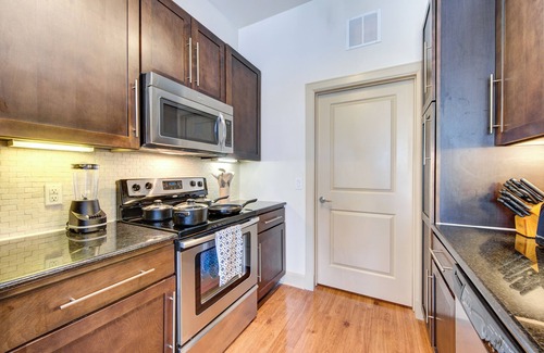 Astrodome Apartment | Spacious Apt in Houston with fitness room, AC, Free Parking, Pets Ok