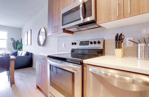Jefferson Manor Apartment | Spacious Apt W Gym Near Metro