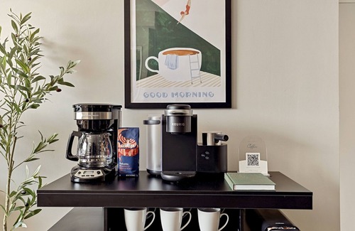 Rosslyn Apartment | Spacious Arlington Escape - Metro & Free Parking