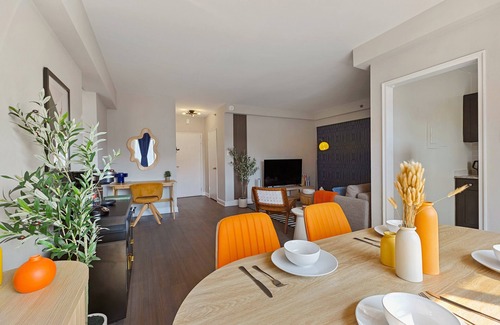 Rosslyn Apartment | Spacious Arlington Escape - Metro & Free Parking