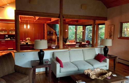 Knollwood House | Spacious Aspen Retreat, Mtn & Valley Views, Quiet Location, One Mile from Core.