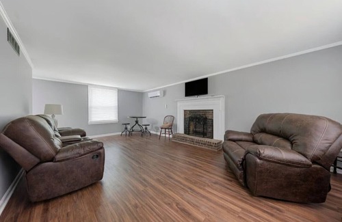 Glasgow Apartment | Spacious Backyard Fireplace Mins from Downtown