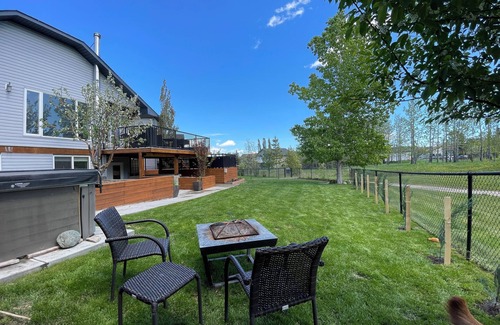 Turner Valley House | Spacious Basement Suite w/Hot Tub. Explore Diamond Valley!