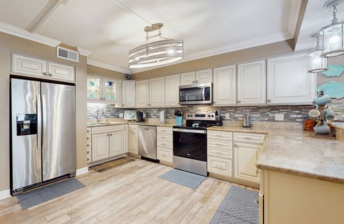 Biltmore Beach Condo | Spacious beachview condo, full kitchen, shared pool & beach access